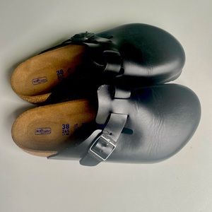 Birkenstock black oiled leather Boston clog 38/7.5 EUC